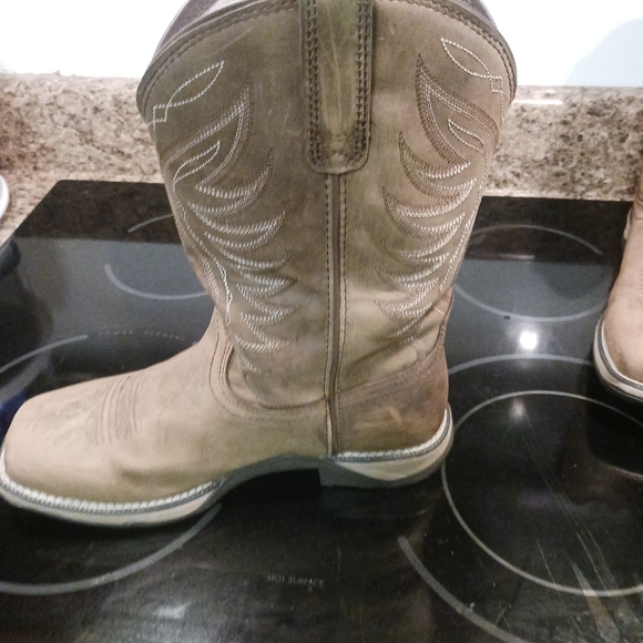 LOWERED PRICE Ariat Insulated Water Proof Size 8B Boots  Brown, - Picture 8 of 12